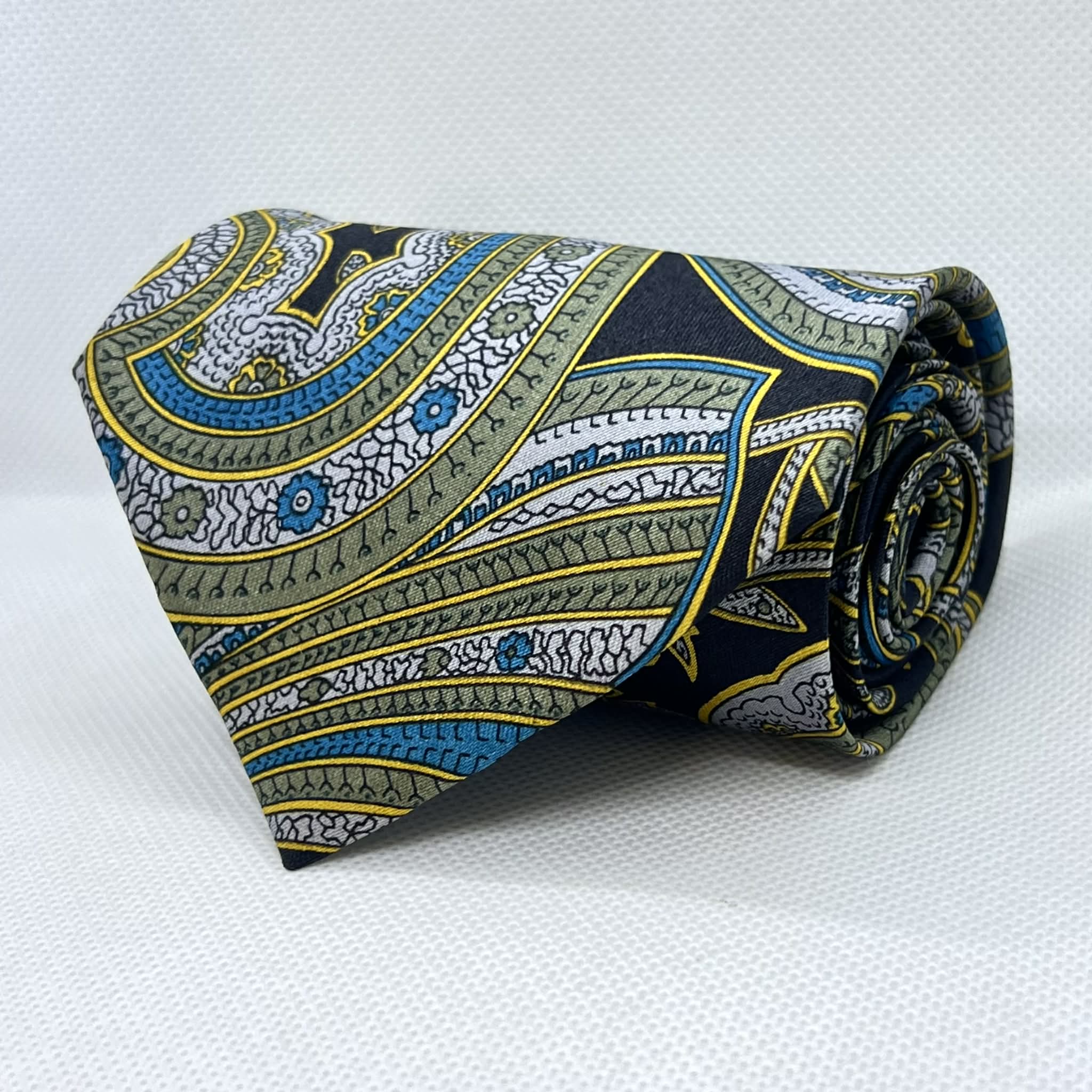 Midnight Navy Curved Paisley Silk Broad Tie