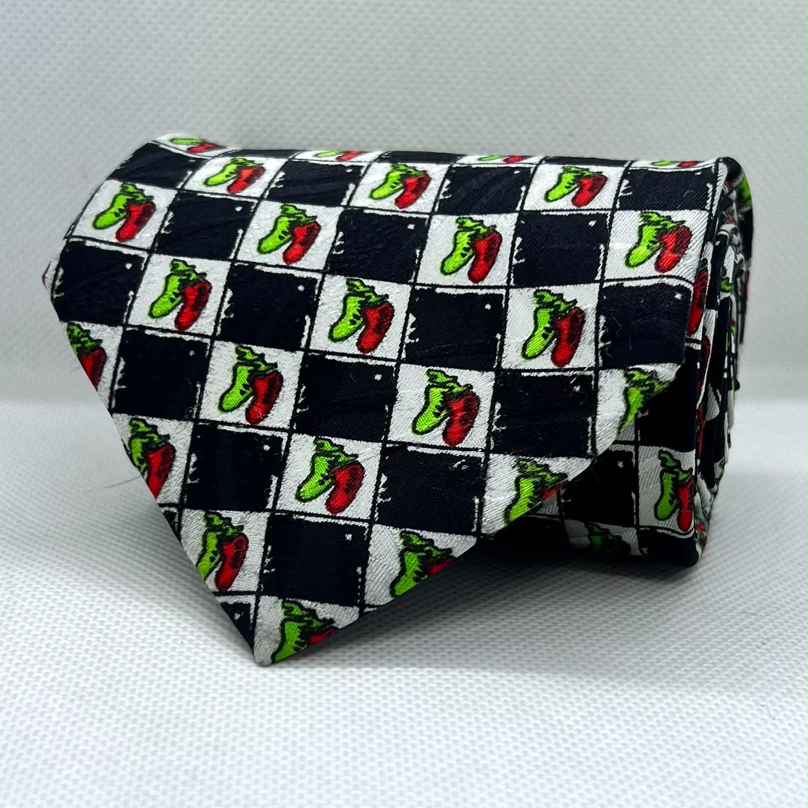 Black Base Chillis Broad Polyester Tie