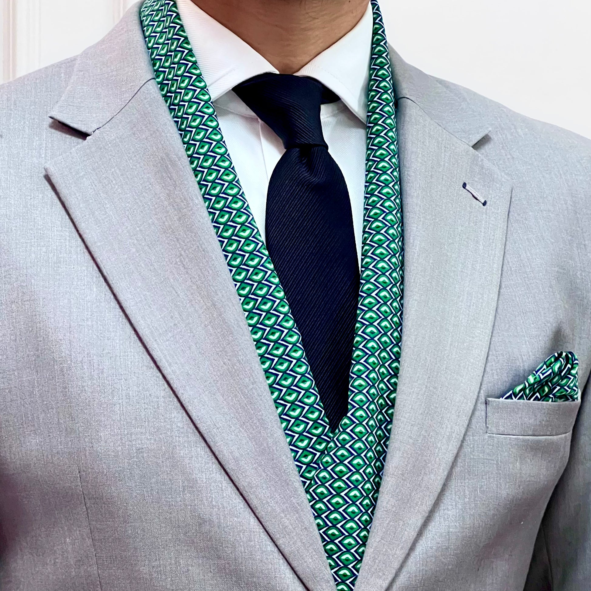 Emerald Diamond Pattern Scarf and Pocket Square Set