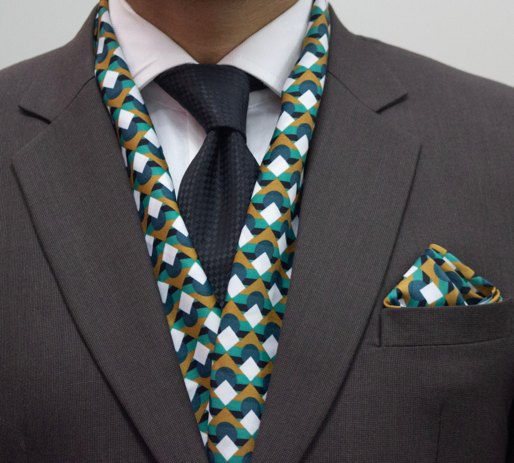 Military Color Geometric Pattern Scarf and Pocket Square Set