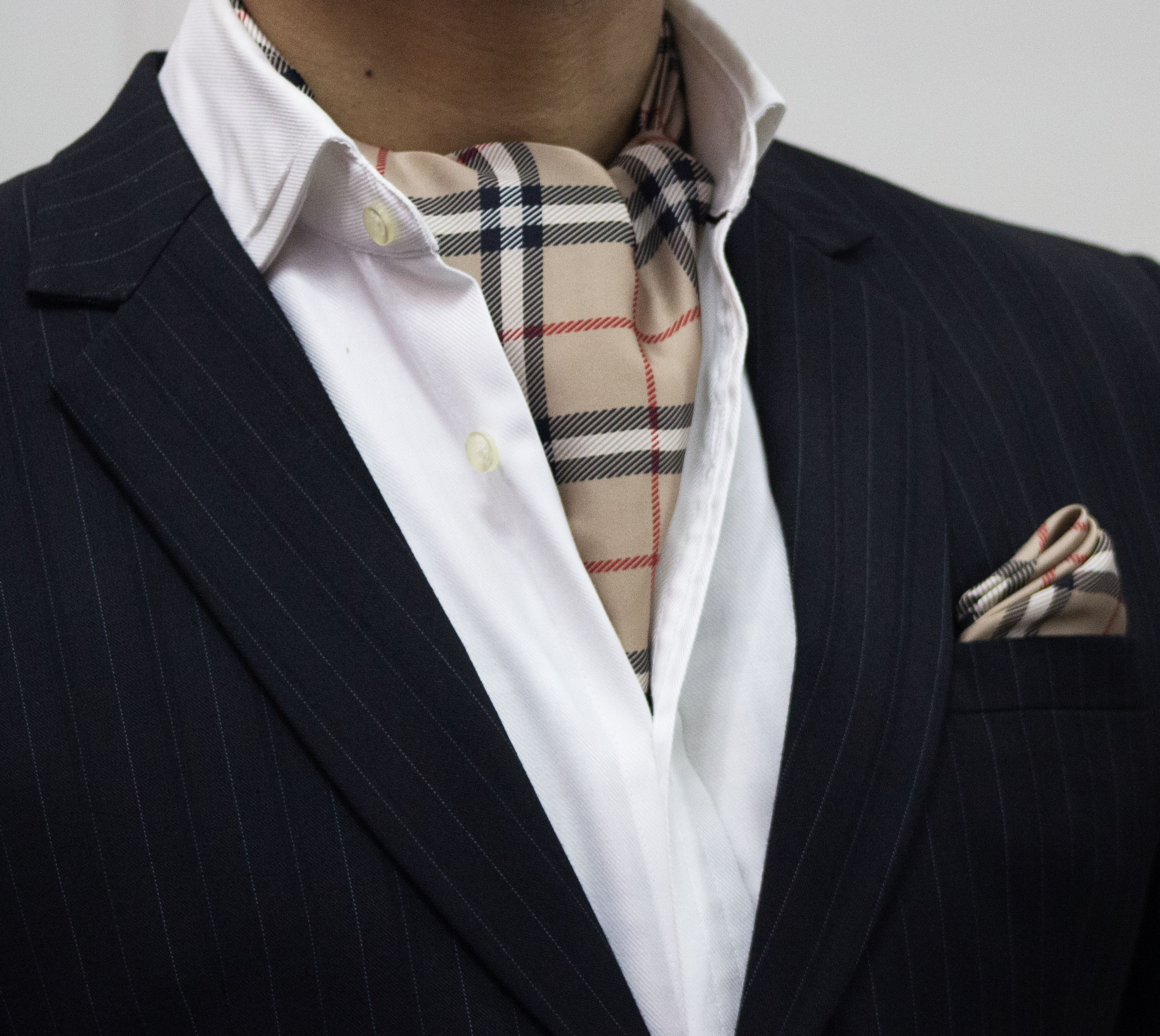 BURBERRY STYLE CRAVAT AND POCKET SQUARE