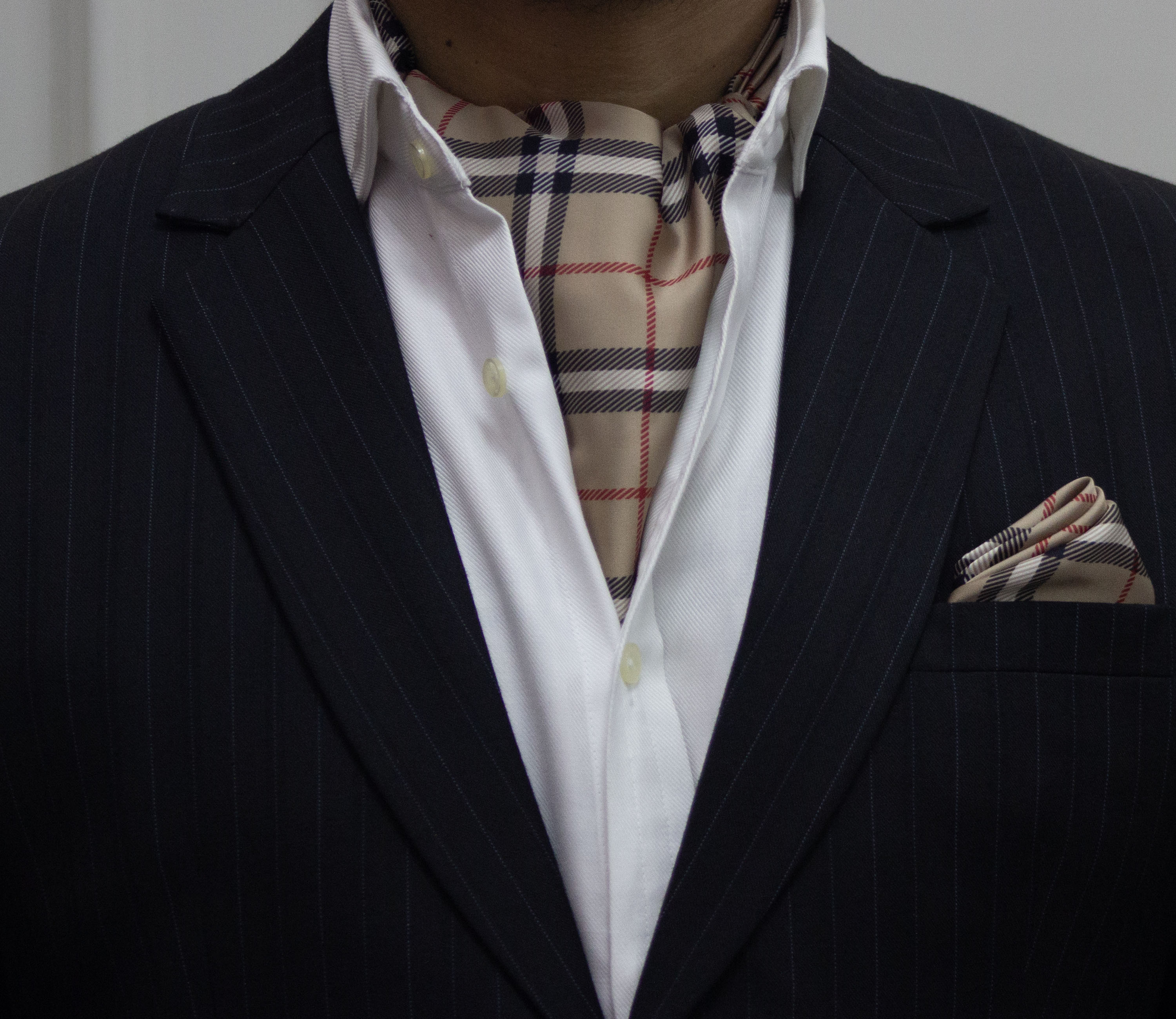 BURBERRY STYLE CRAVAT AND POCKET SQUARE