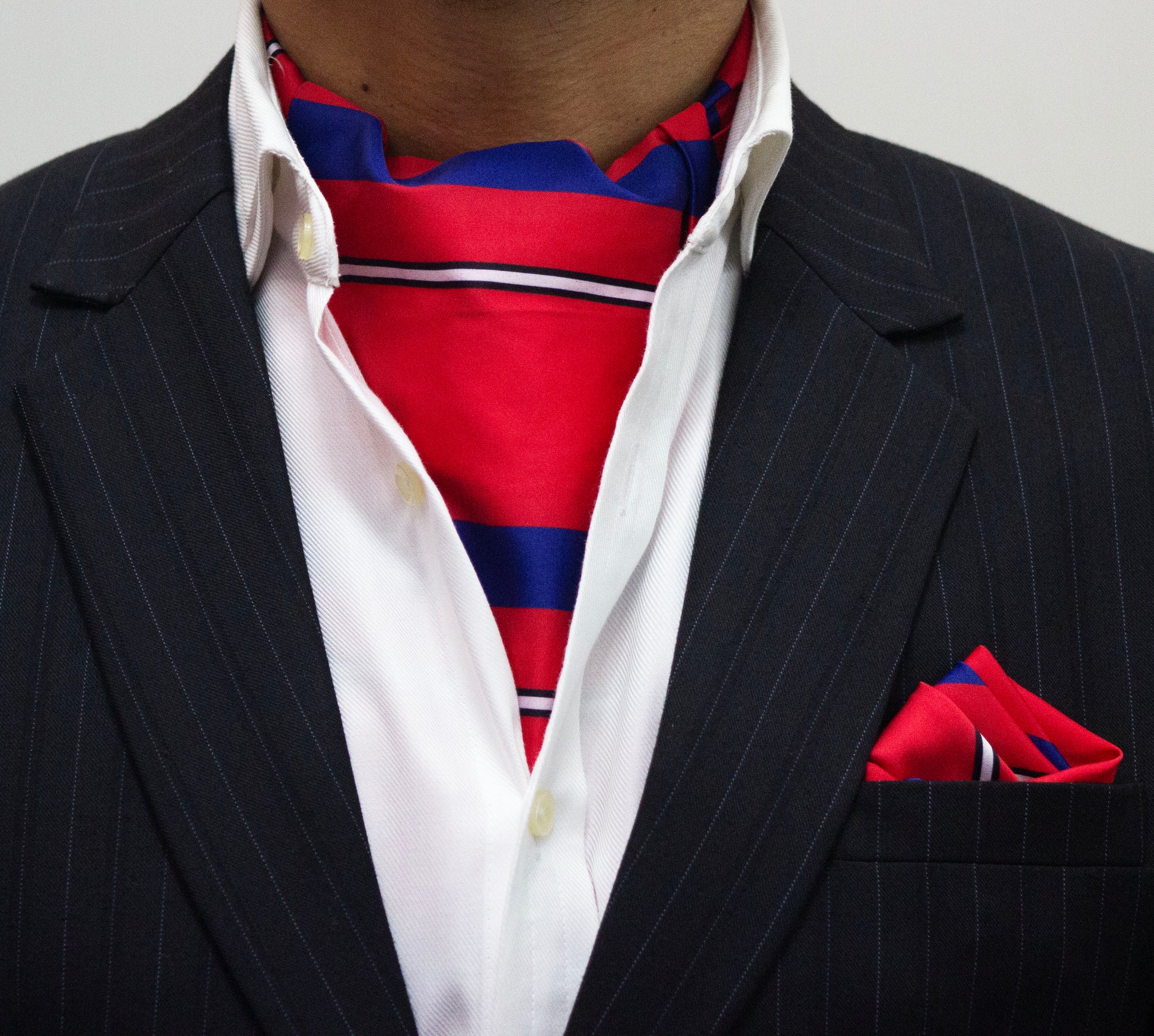 RED BASE CRAVAT AND POCKET SQUARE SET