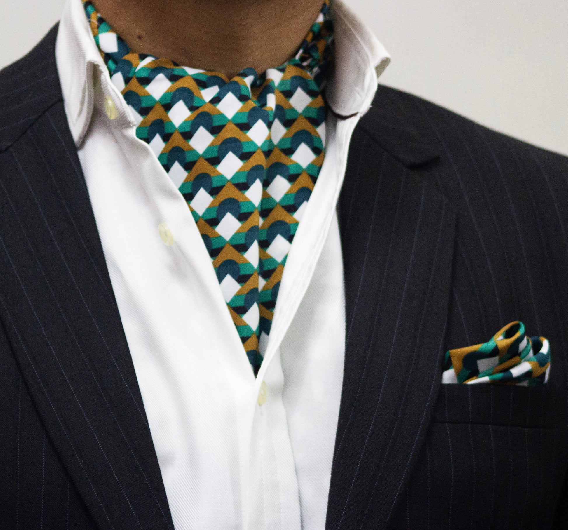MILITARY COLOR PATTERN CRAVAT AND POCKET SQUARE SET
