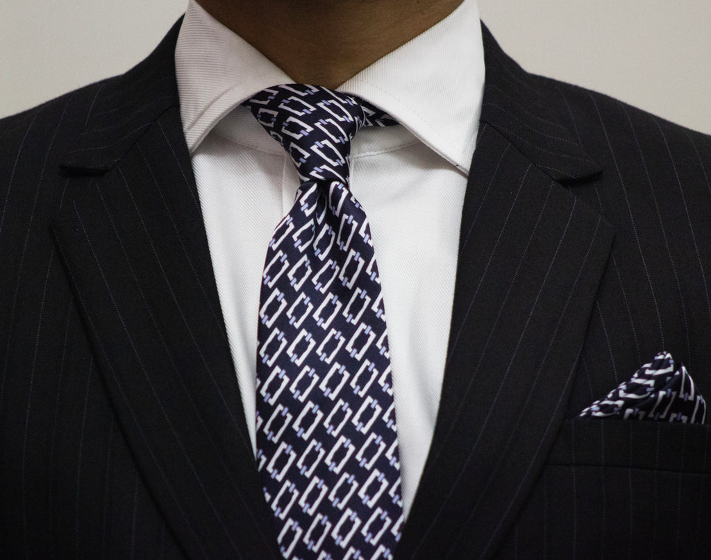 100% Polyester Blue and White Continuous Chain Pattern Premium Tie Set