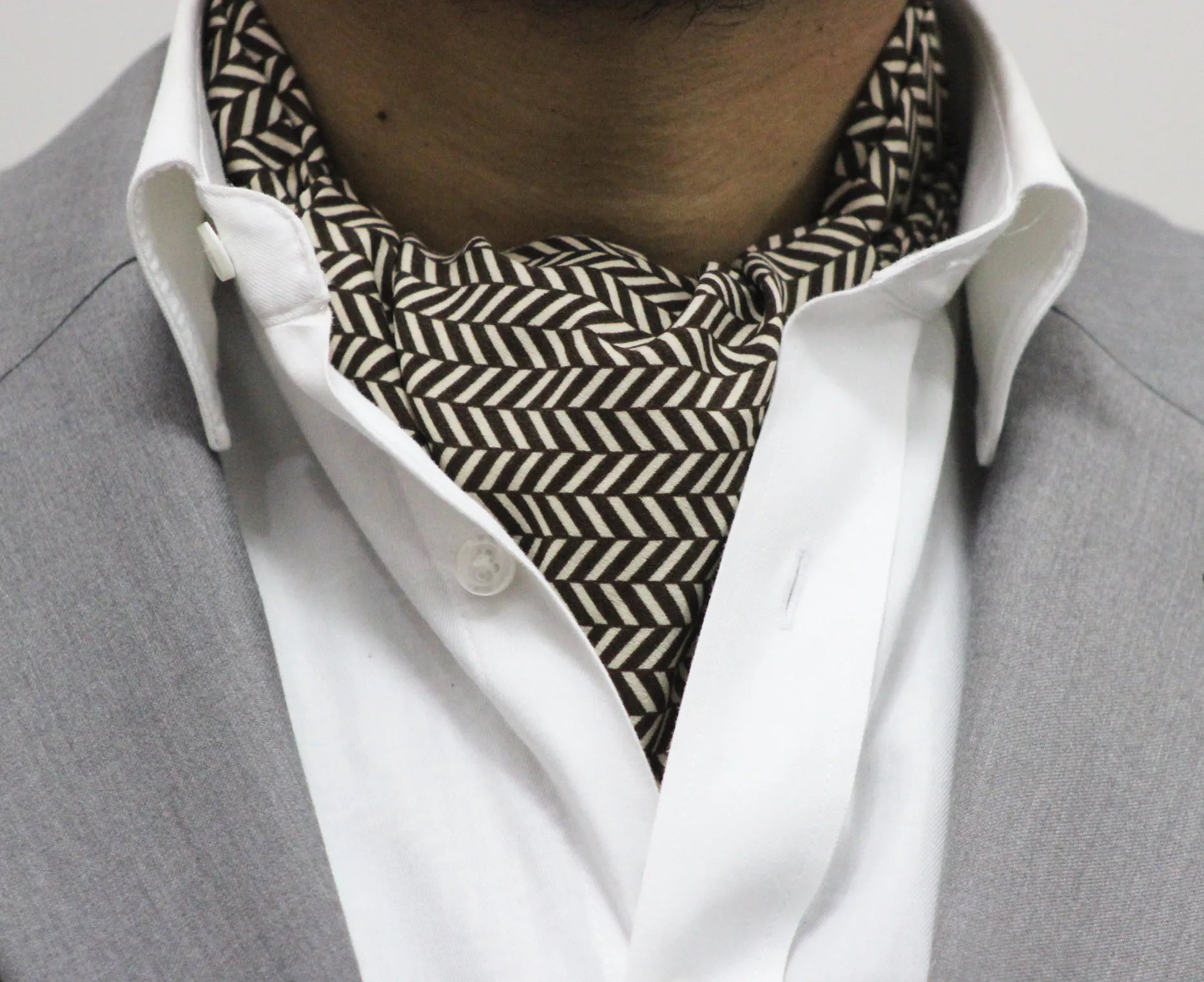 Brown and Beige Seamless Pattern Cravat and Pocket Square Set