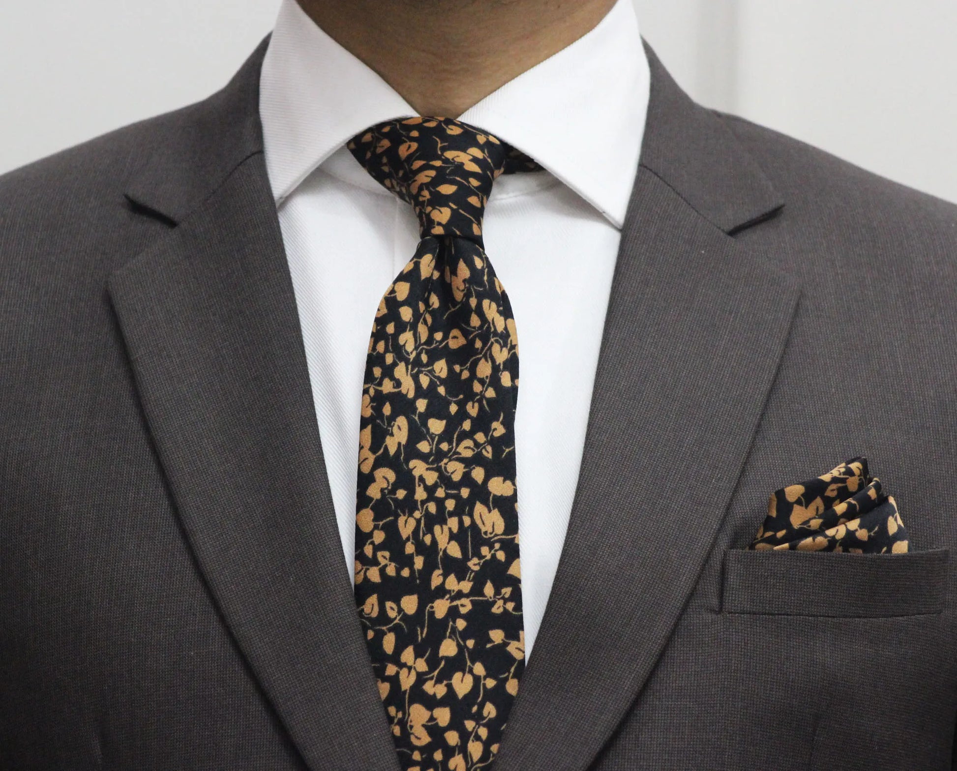 100% Microfiber Black and Brown Floral Pattern Premium Tie Set