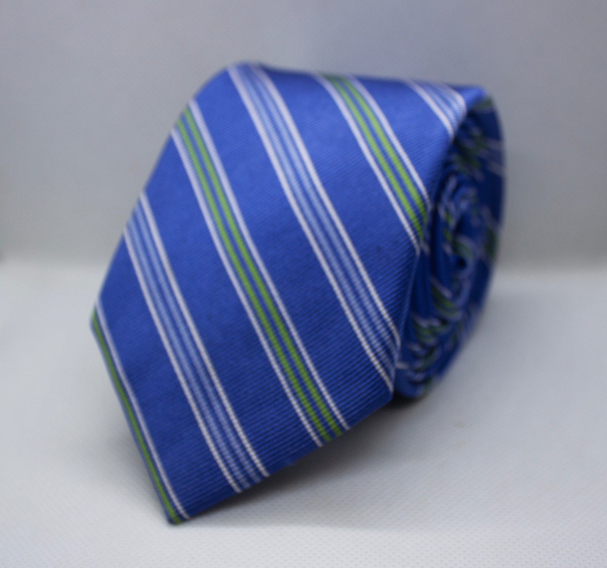 Vibrant Rainbow Stripes Tie in Navy