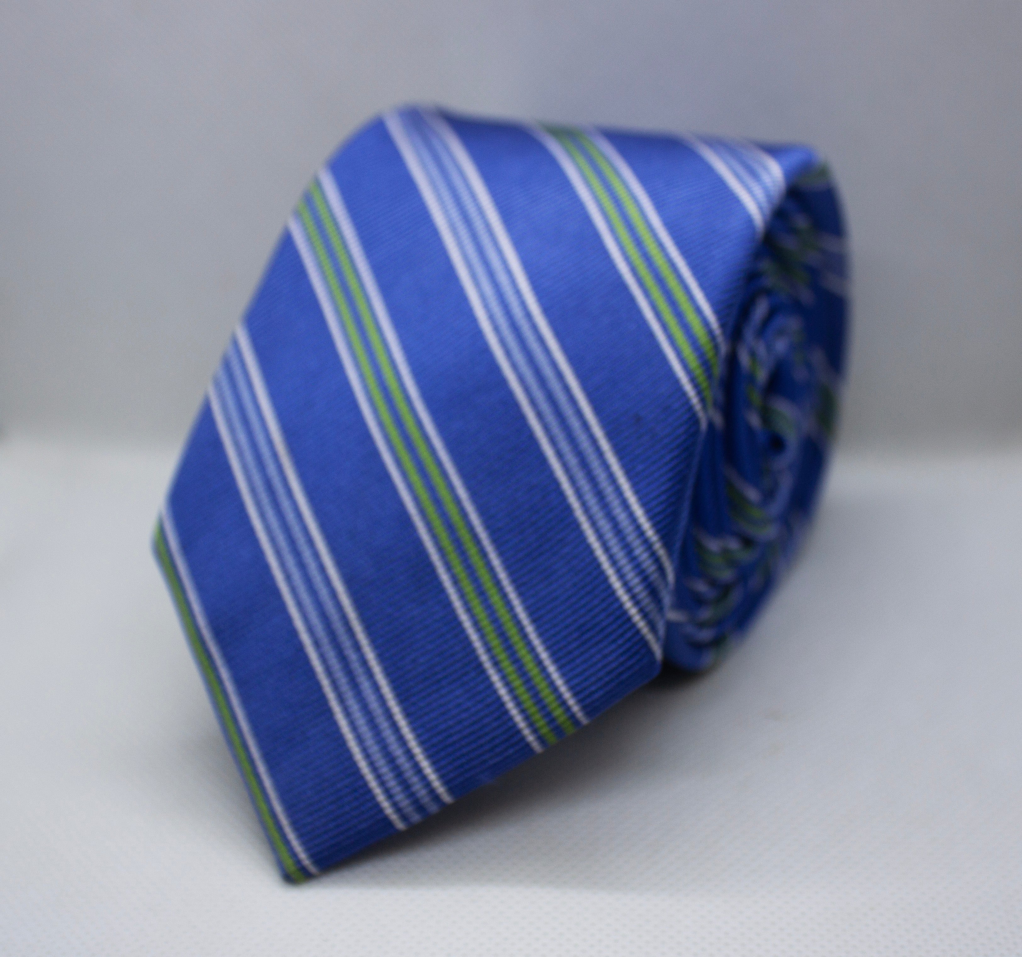 Vibrant Rainbow Stripes Tie in Navy