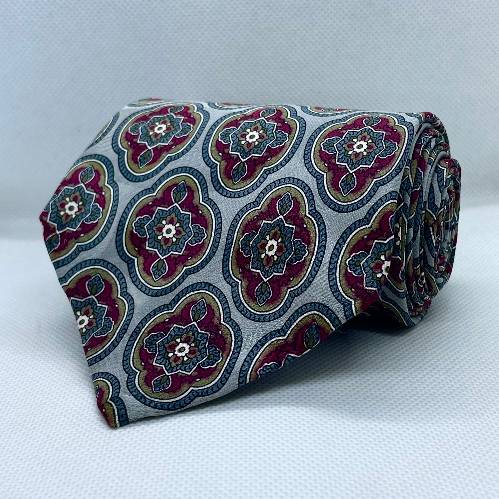 Ivory Regal Medallion Heritage Silk Broad Tie