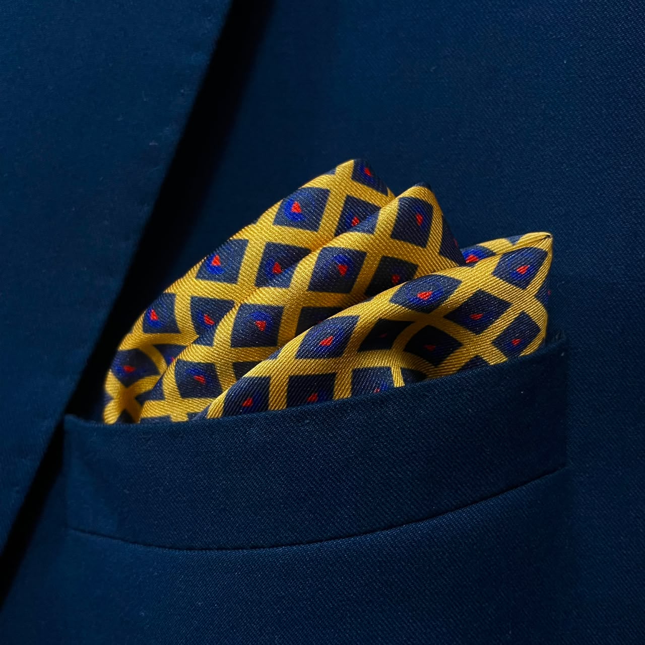 Luxury Gold Geometric Diamond Silk Tie and Pocket Square Set