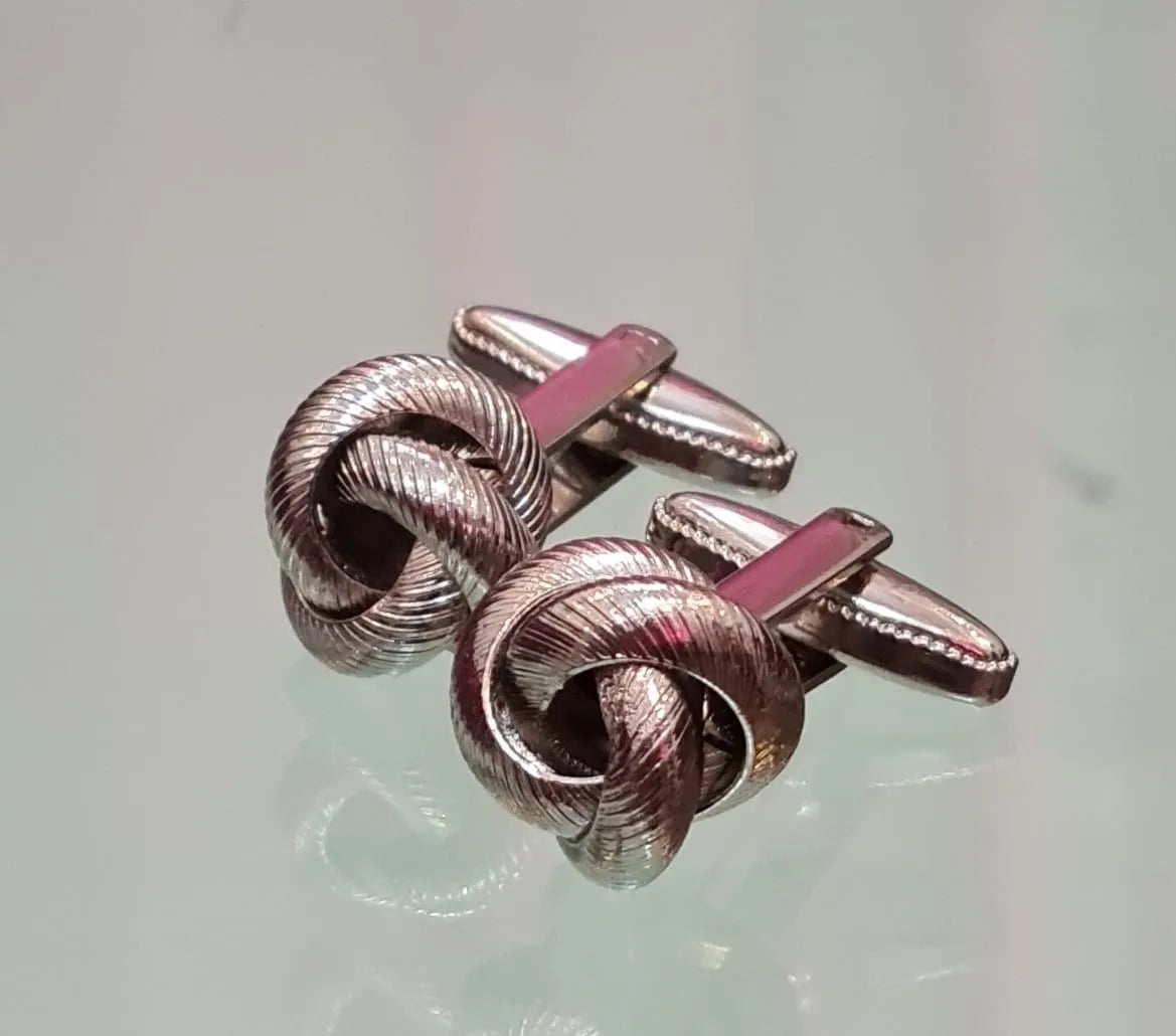 Timeless Silver Knot Cufflink