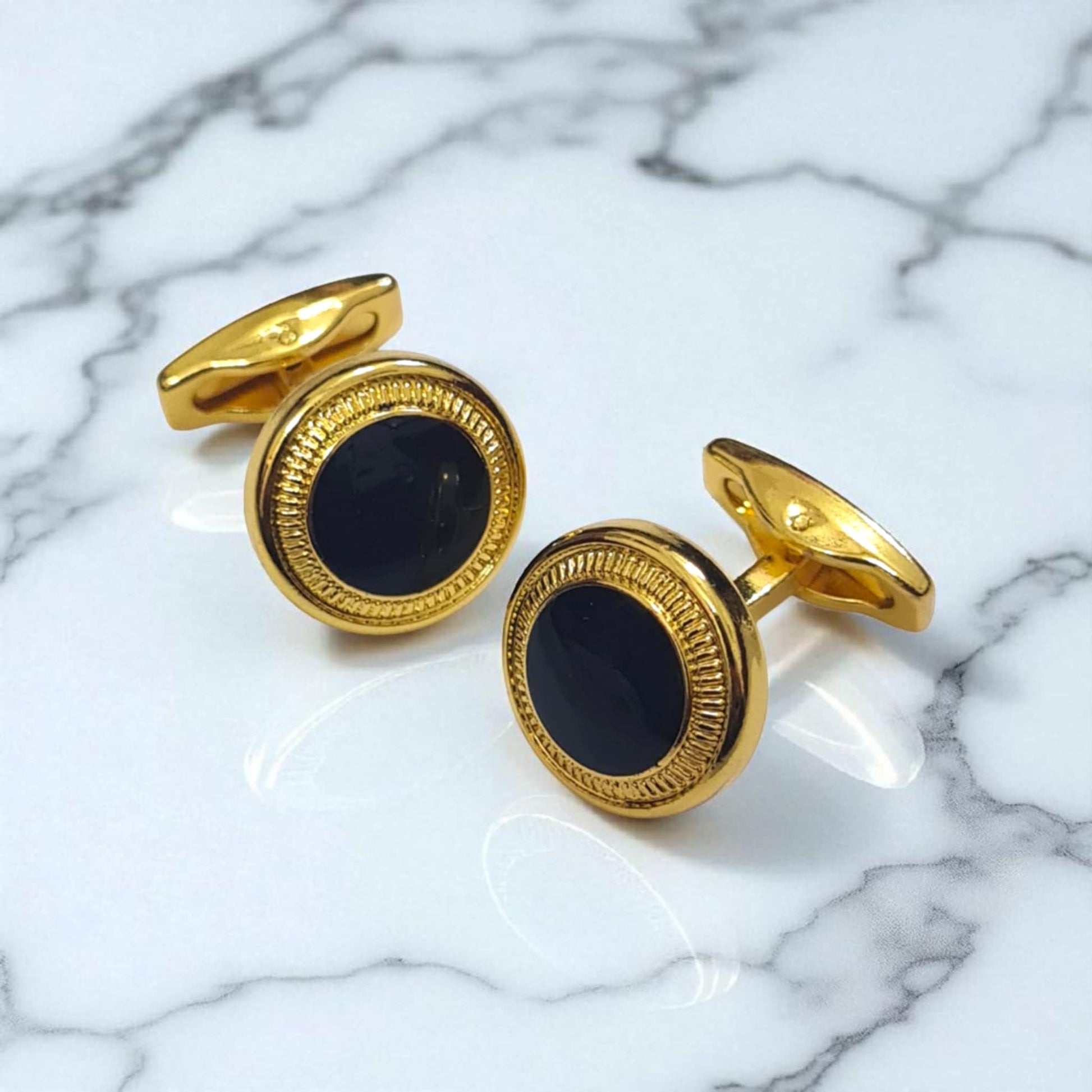 Black Onyx Royale Cufflinks (gold)